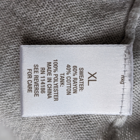 NWOT. Roz&Ali XL sweater and attached tank - Picture 7 of 7